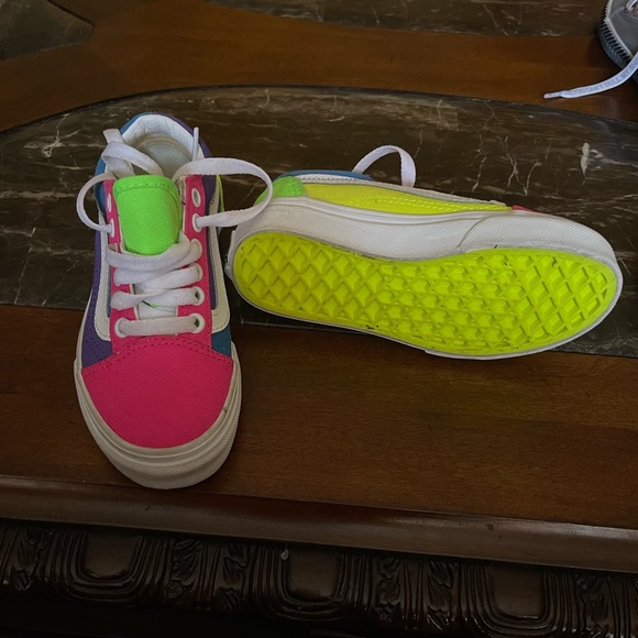 Colorful Vans - Picture 4 of 4